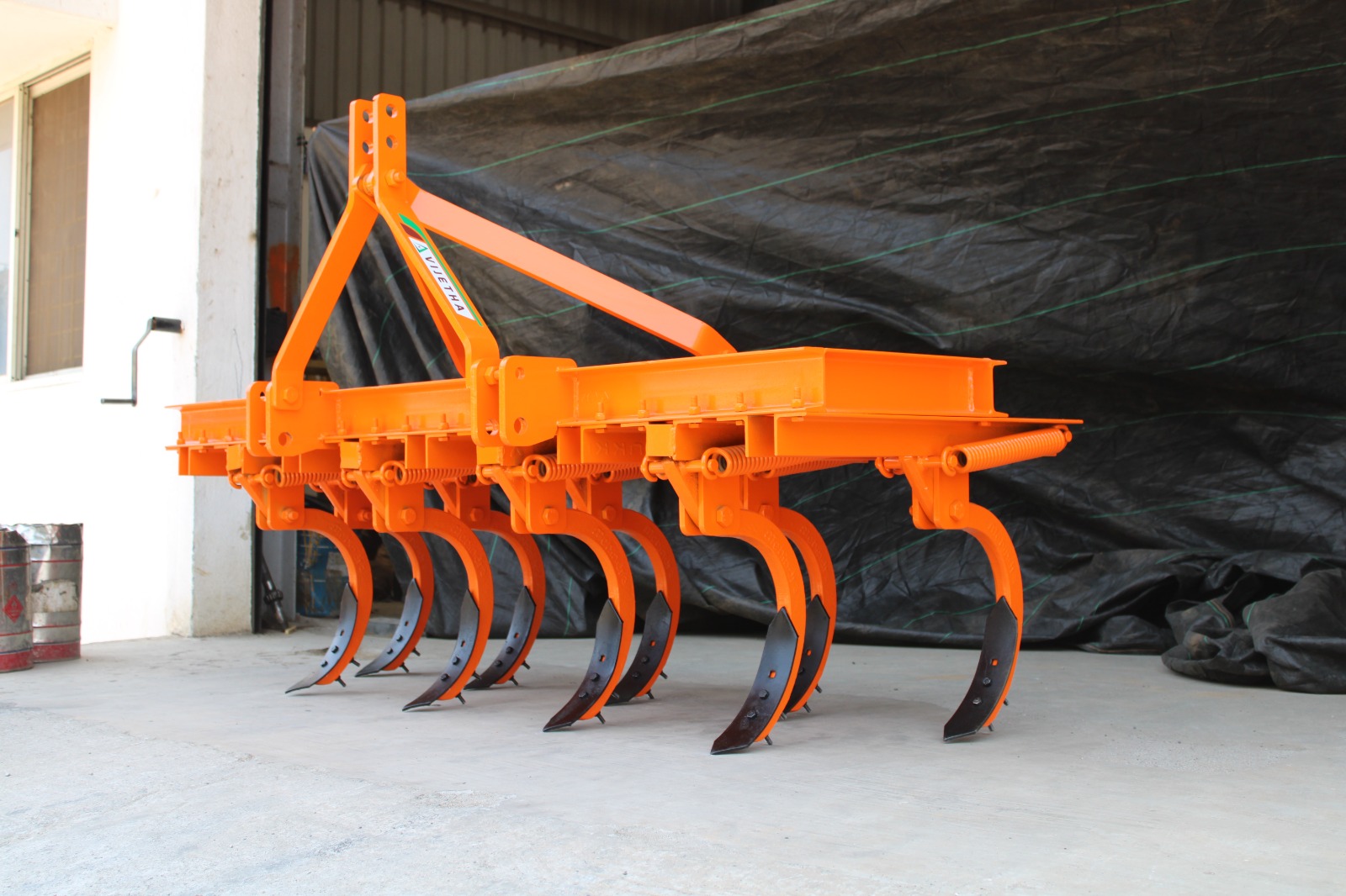 9 Tyne Cultivator — spring type